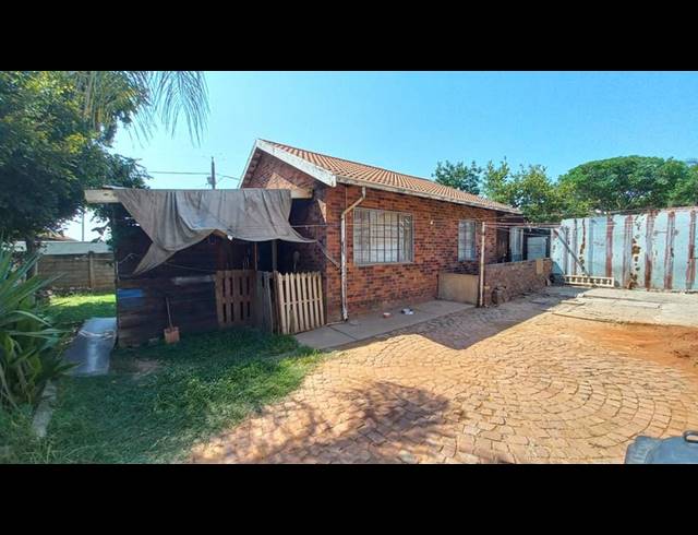 2 BEDROOM HOUSE FOR SALE IN HERMANSTAD